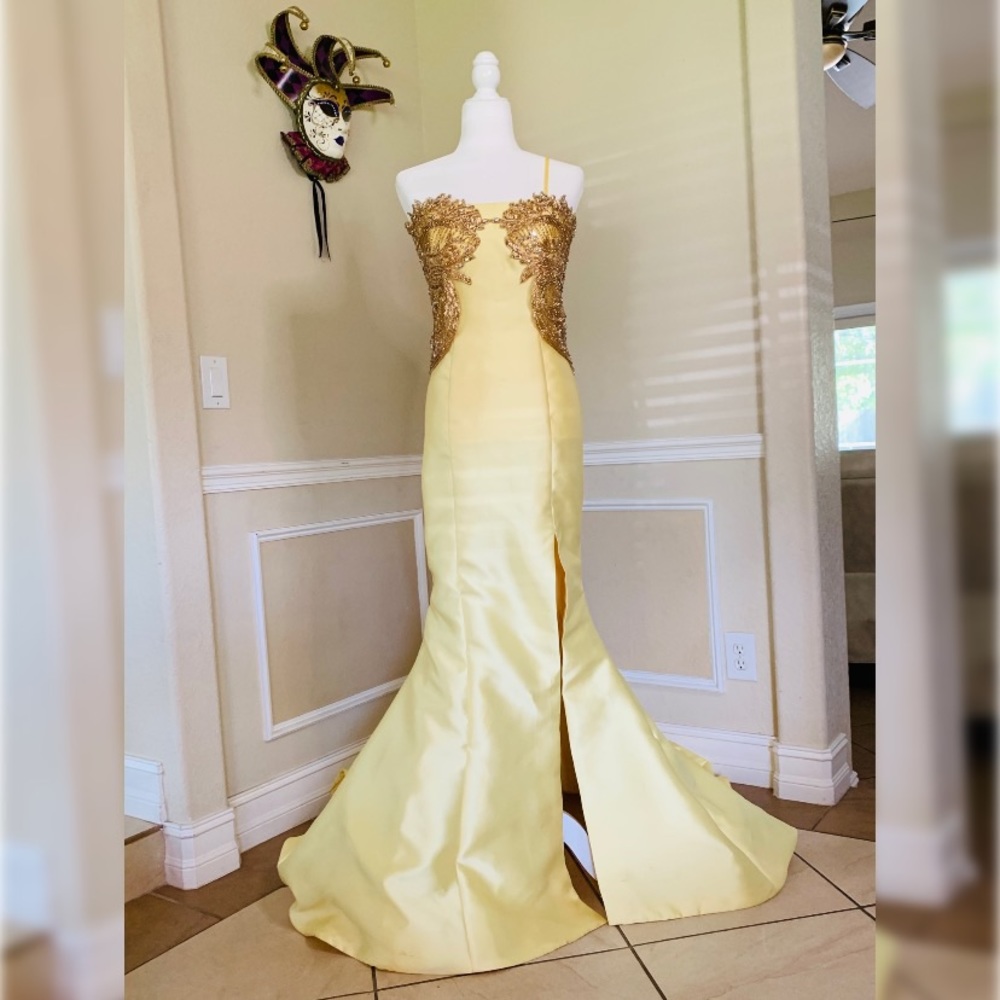 Sherri Hill yellow gown with slit
